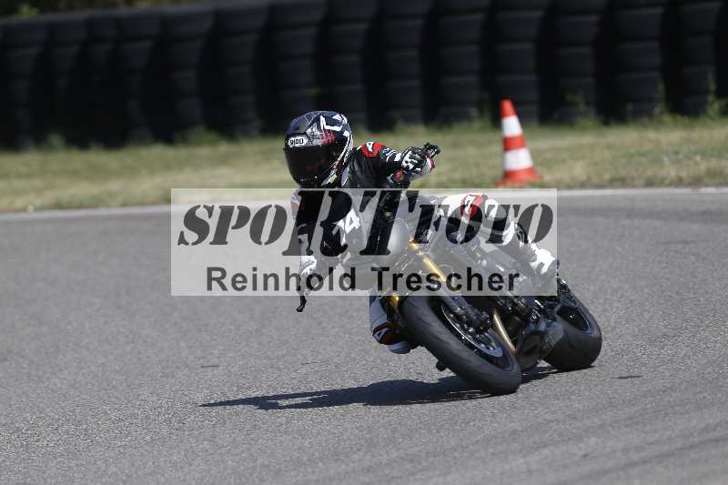 /21 17.06.2026  Ducati Schweiz Track Warmup ADR/Gruppe gelb/74